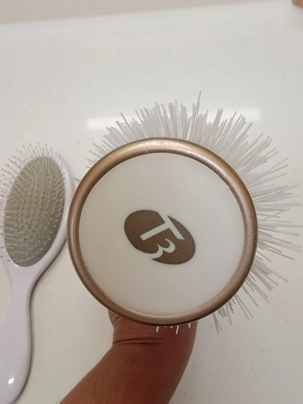 T3 Round Vent Brush in Gold and White